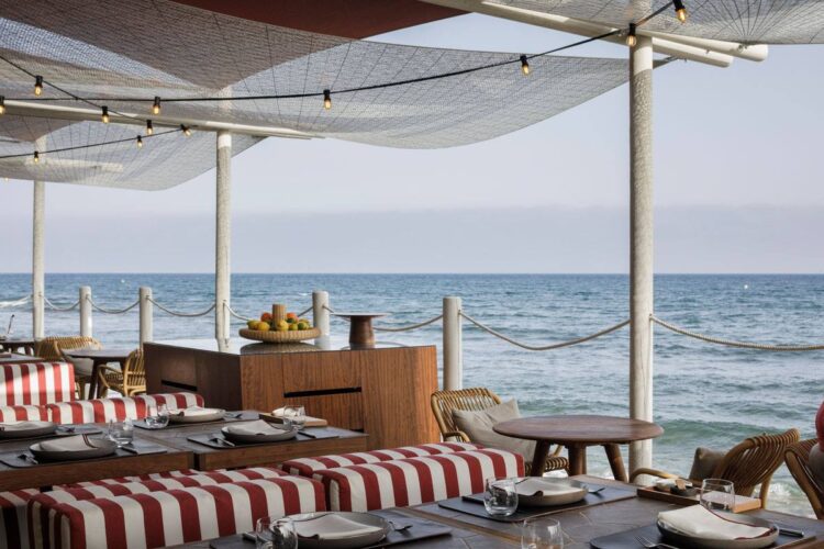 RESTAURANT BY THE SEA
